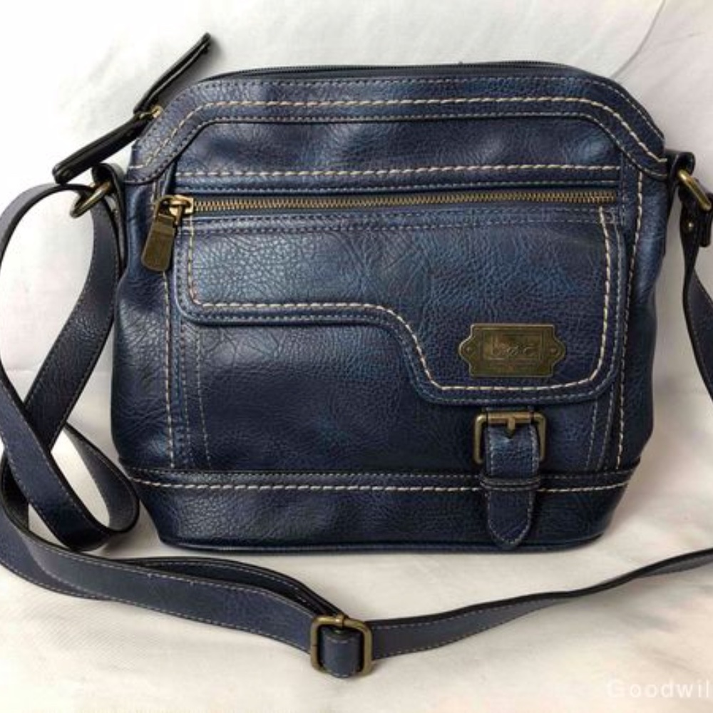 B.O.C. Crossbody Pepple Leather Bag Stitch Trim